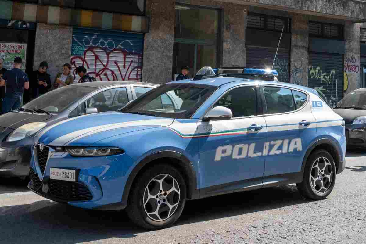 Una volante della polizia 