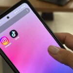 Un telefonino con all'interno delle applicazioni