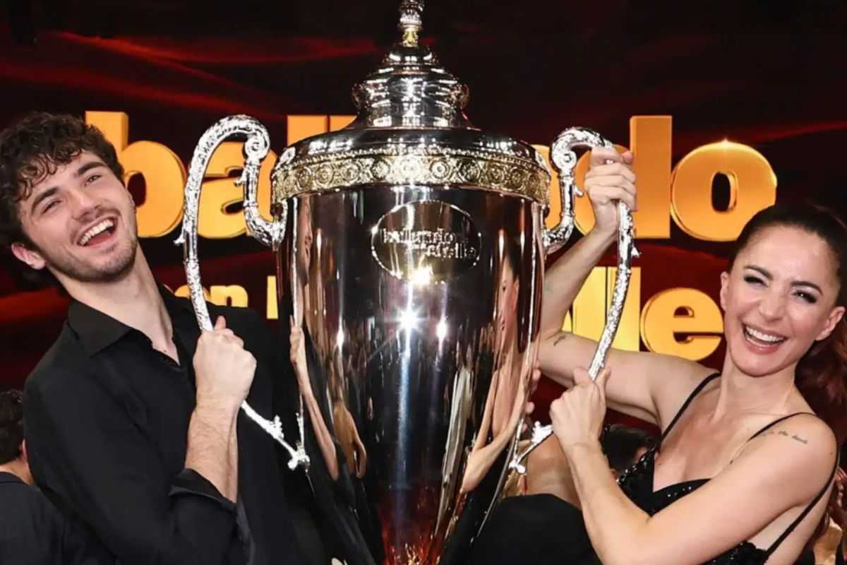 Andrea Delogu e Nikita Perotti alzano la coppa