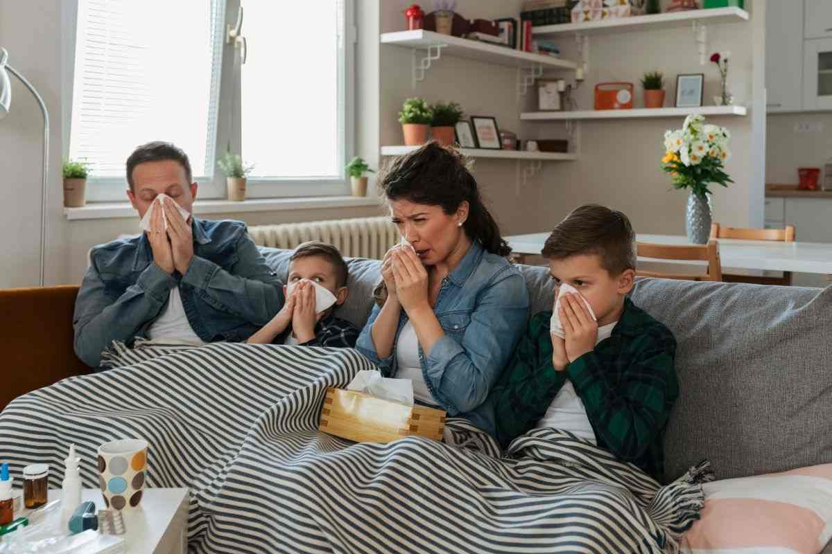 Famiglia influenzata resta a casa