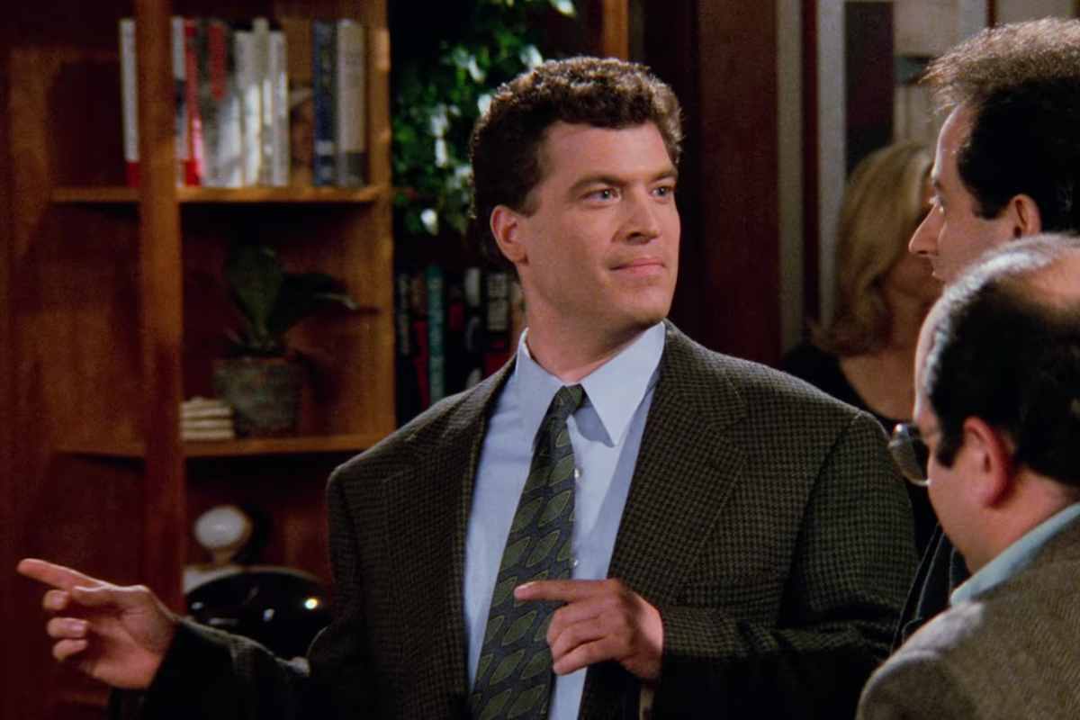 Pat Finn in una scena di Friends