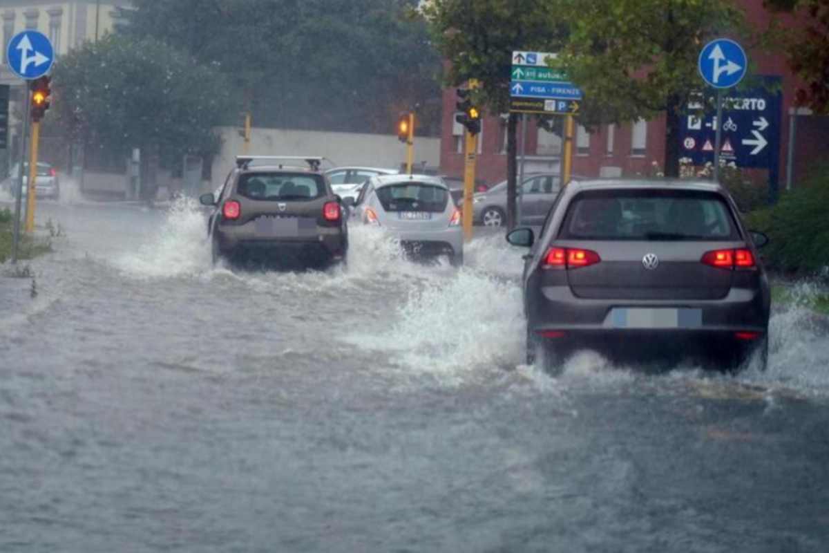 E in arriva il ciclone Atlantico, è allarme in Italia: ecco le regioni più colpite