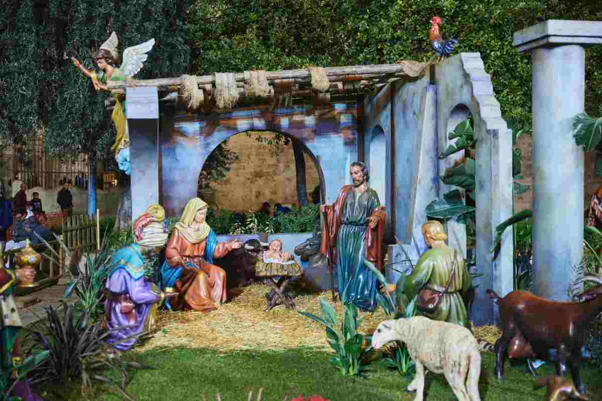 La vergogna di Natale! Vandali attaccano il presepe: ecco come lo hanno ridotto