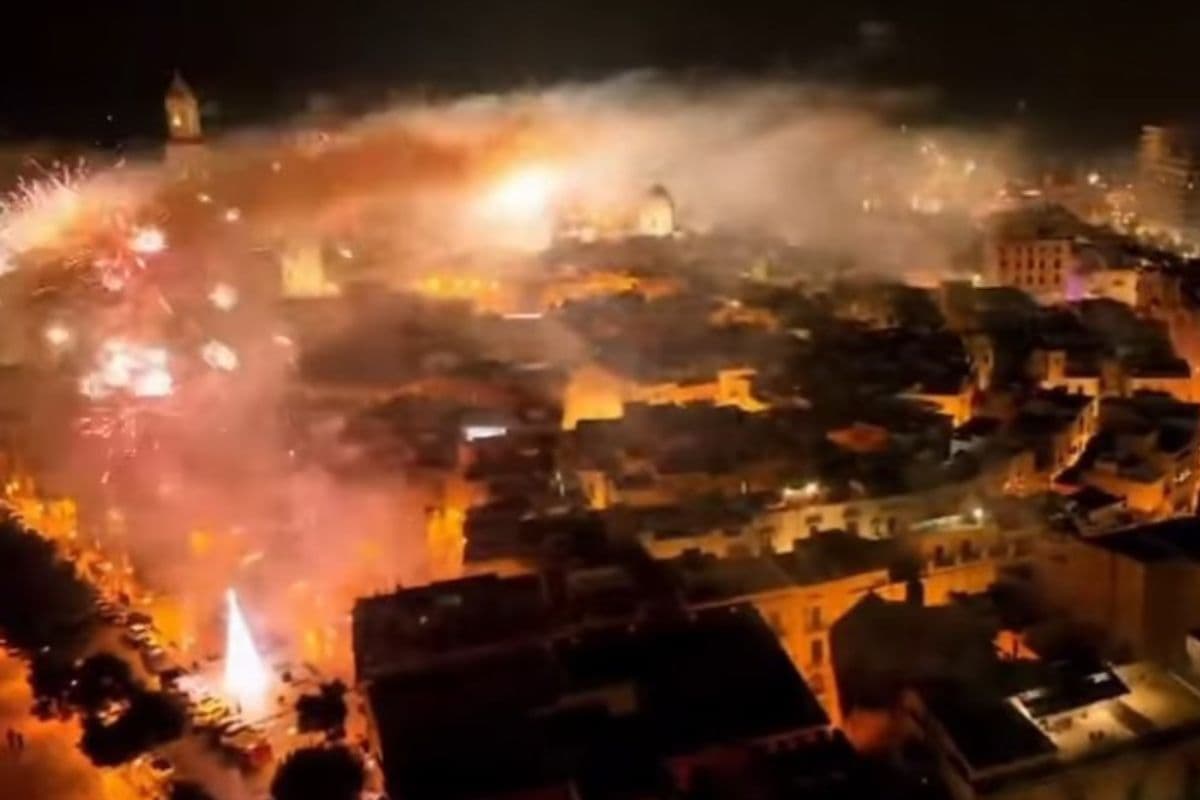 ripresa dall'alto fuochi d'artificio bari