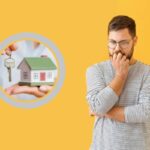 uomo con espressione preoccupata e nel riquadro una donna con in mano delle chiavi e una casetta in miniatura