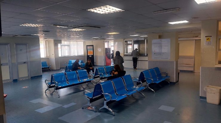 Una sala d'attesa del pronto soccorso dell'ospedale di Bari