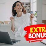 ragazza felice seduta al pc, simbolo bonus