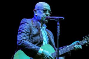 enrico ruggeri sul palco