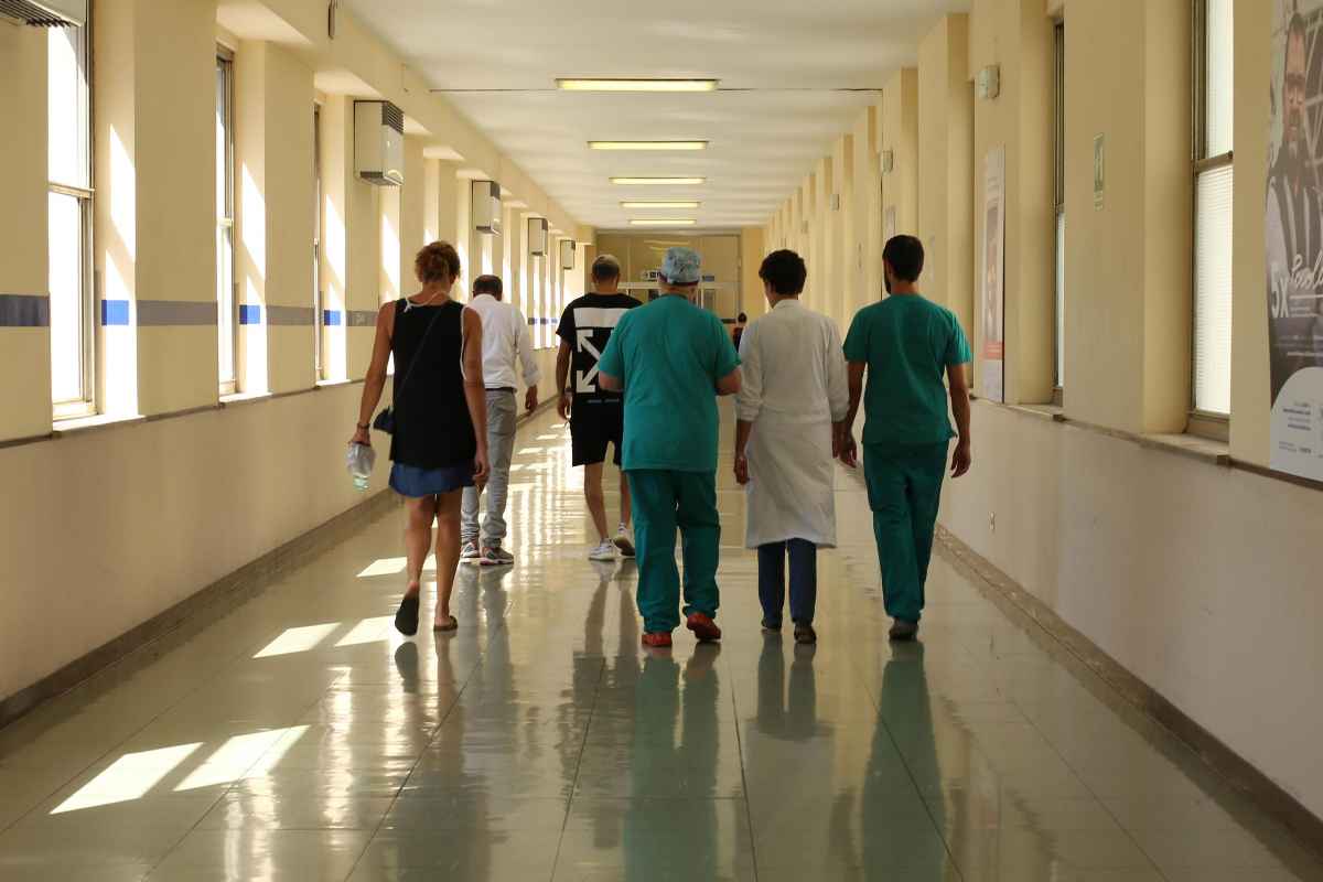 Caos influenza, il virus anticipa i tempi e allarme dei medici: cosa fare