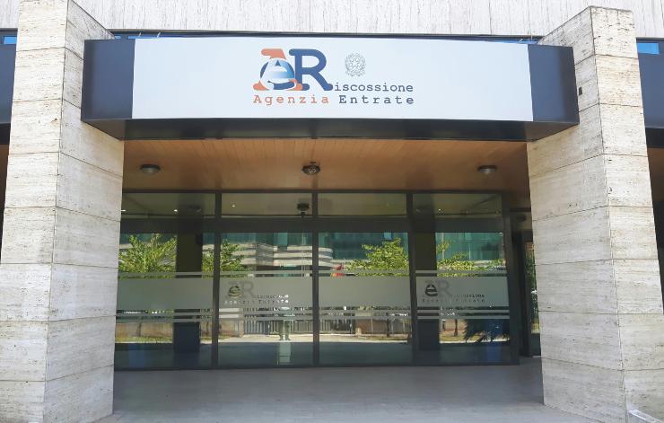 entrata dell'ufficio dell'agenzia delle entrate