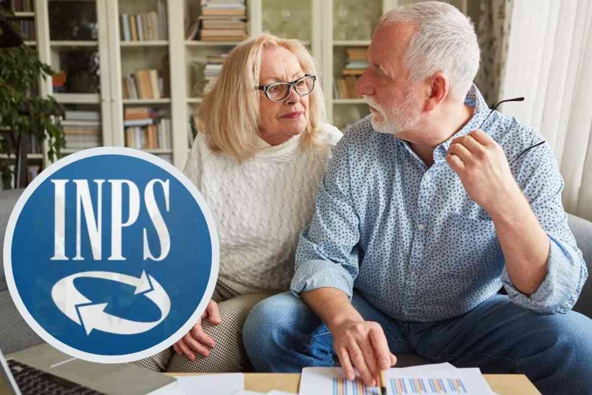 uomo e donna seduti sul divano e logo inps