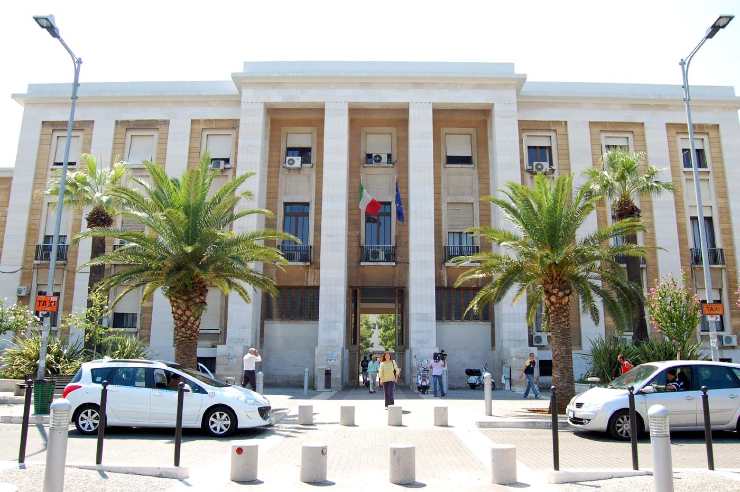 La Procura di Bari vista dall'ingresso principle