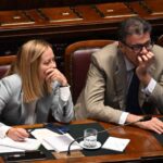 il premier giorgia meloni seduta accanto al ministro dell'economia giancarlo giorgetti