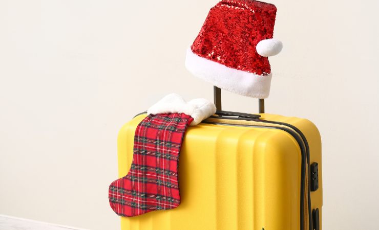 valigia calza e cappello di Natale